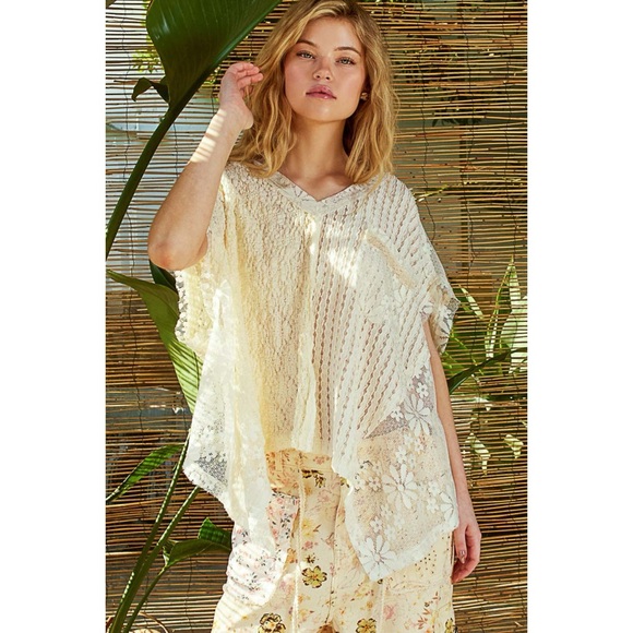 POL Cream Lace and Knit Short Sleeve Top - Picture 2 of 7